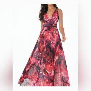 Bebe Maxi Flowy V Neck Flower Pattern Pleated Meshed sheer Sides Size 00-0.